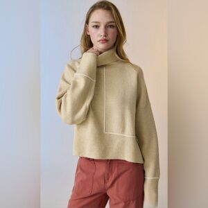 Oversized beige & white contrast turtleneck sweater sz small Papermoon